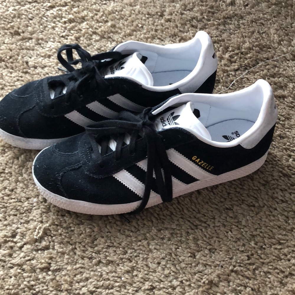 Boys Adidas Size 5